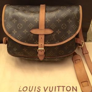 💯%AUTH LV SAUMUR 30 MESSENGER SHOULDER